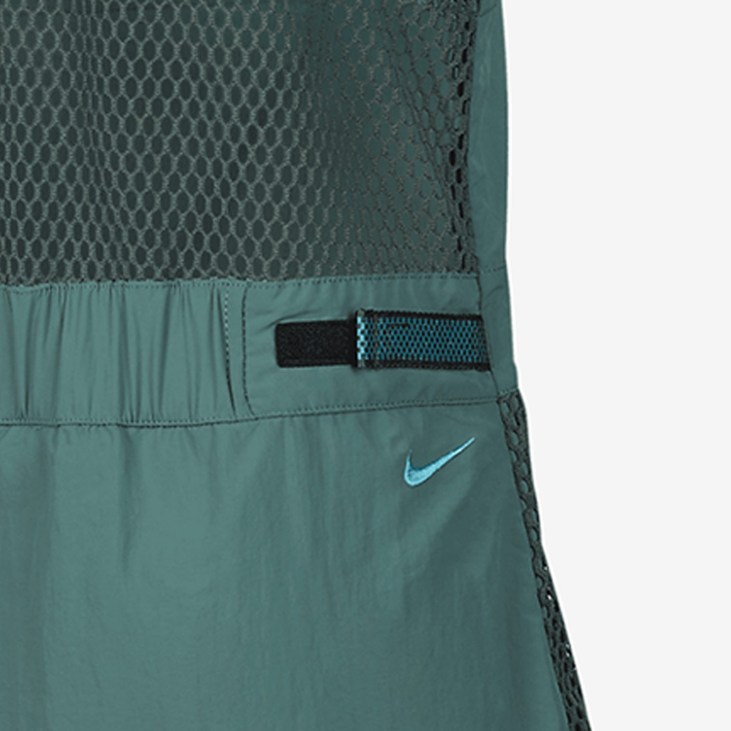 Nike ACG Big Kids' Girls Outdoor Big Pocket Functional Windbreaker FB1073-361