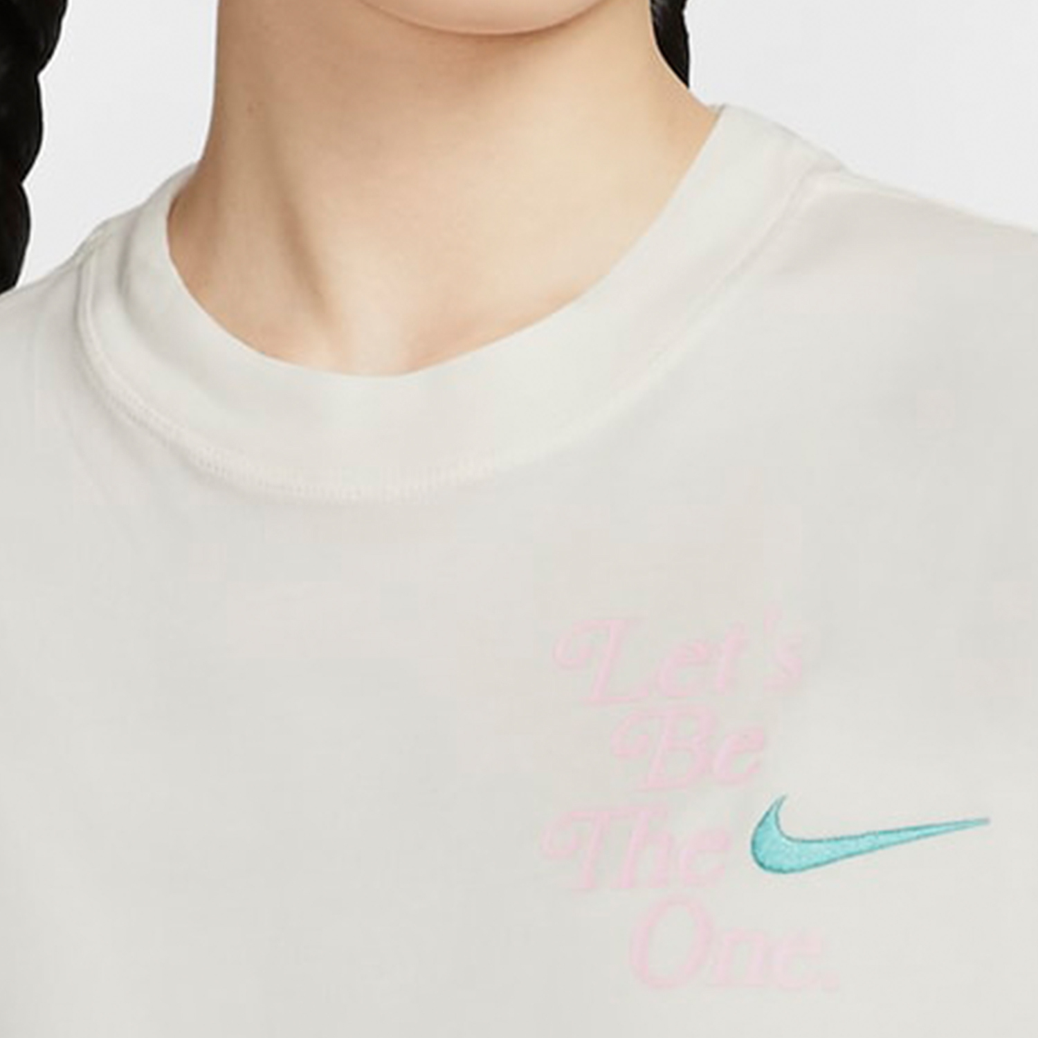 Nike's new women's round neck simple embroidered short sleeved T-shirt HM4581-133