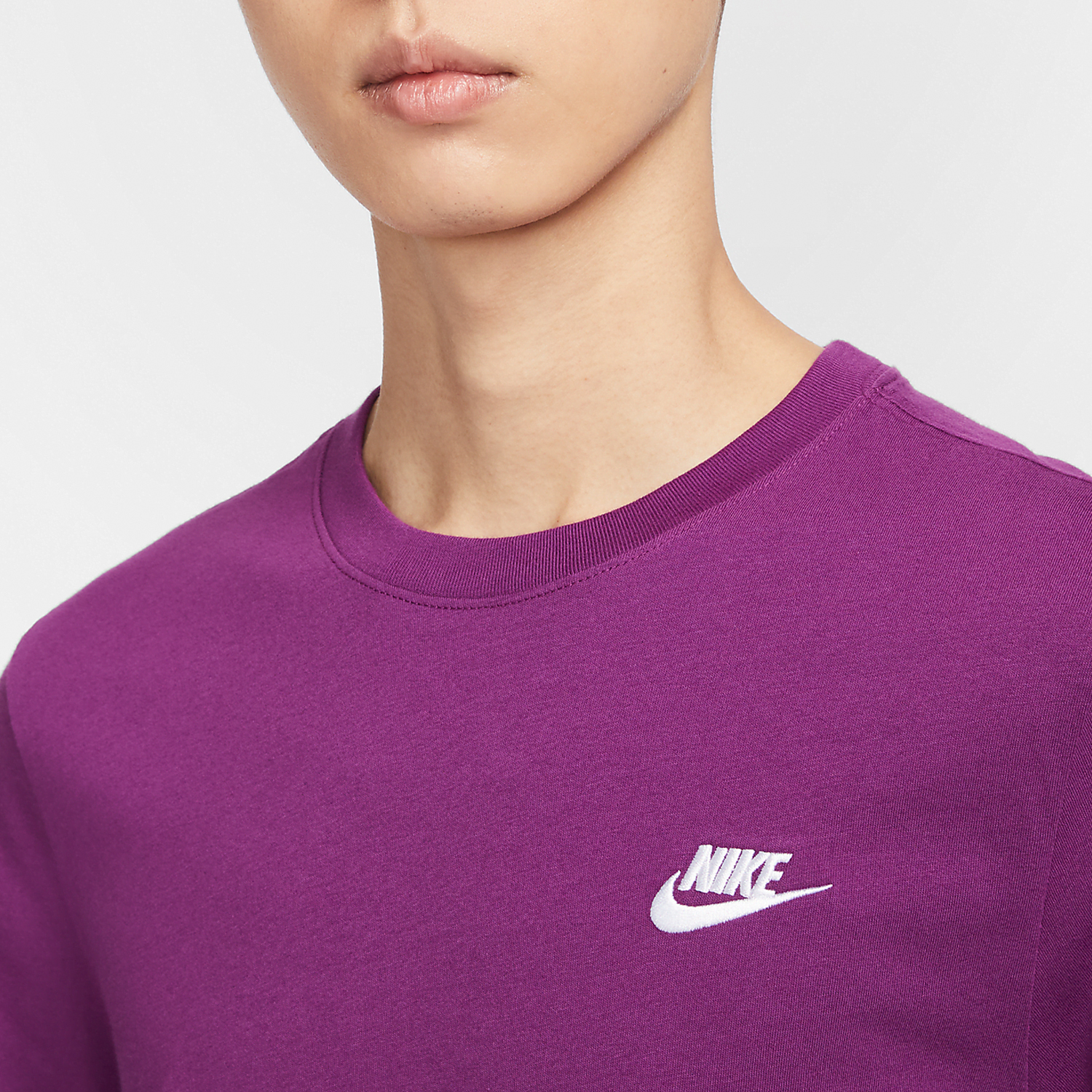 Nike Sportswear Club Men's Breathable Round Neck Short-Sleeve AR4999-504