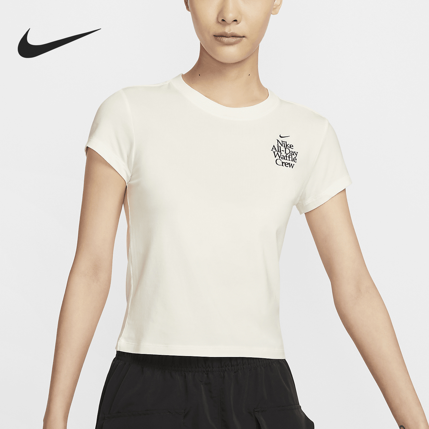 Nike Sportswear Women's Slim Fit Sport Short Sleeve T-Shirt HQ1196-133
