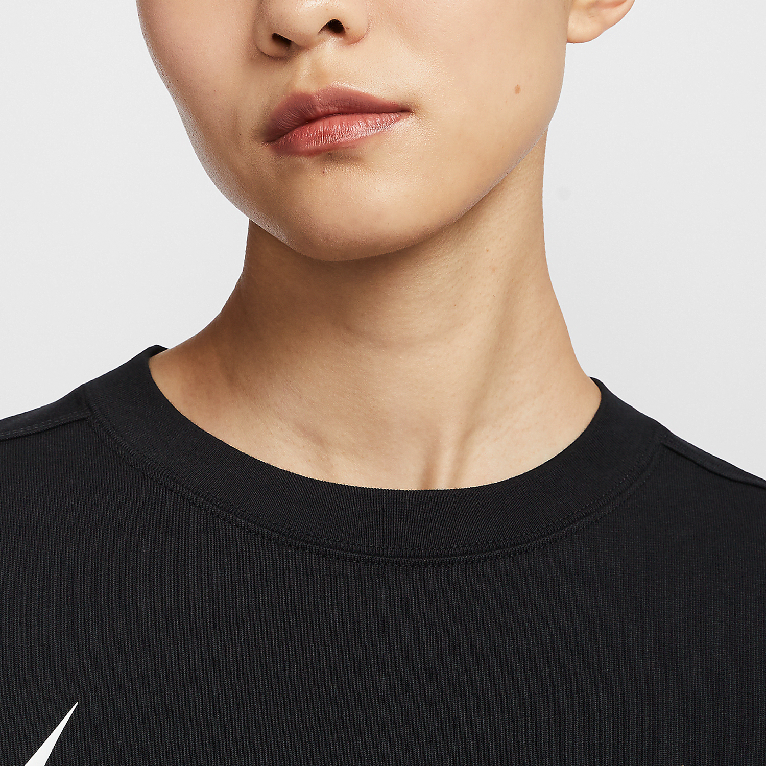 Nike's new women's breathable simple knitted short sleeved T-shirt HQ1581-010