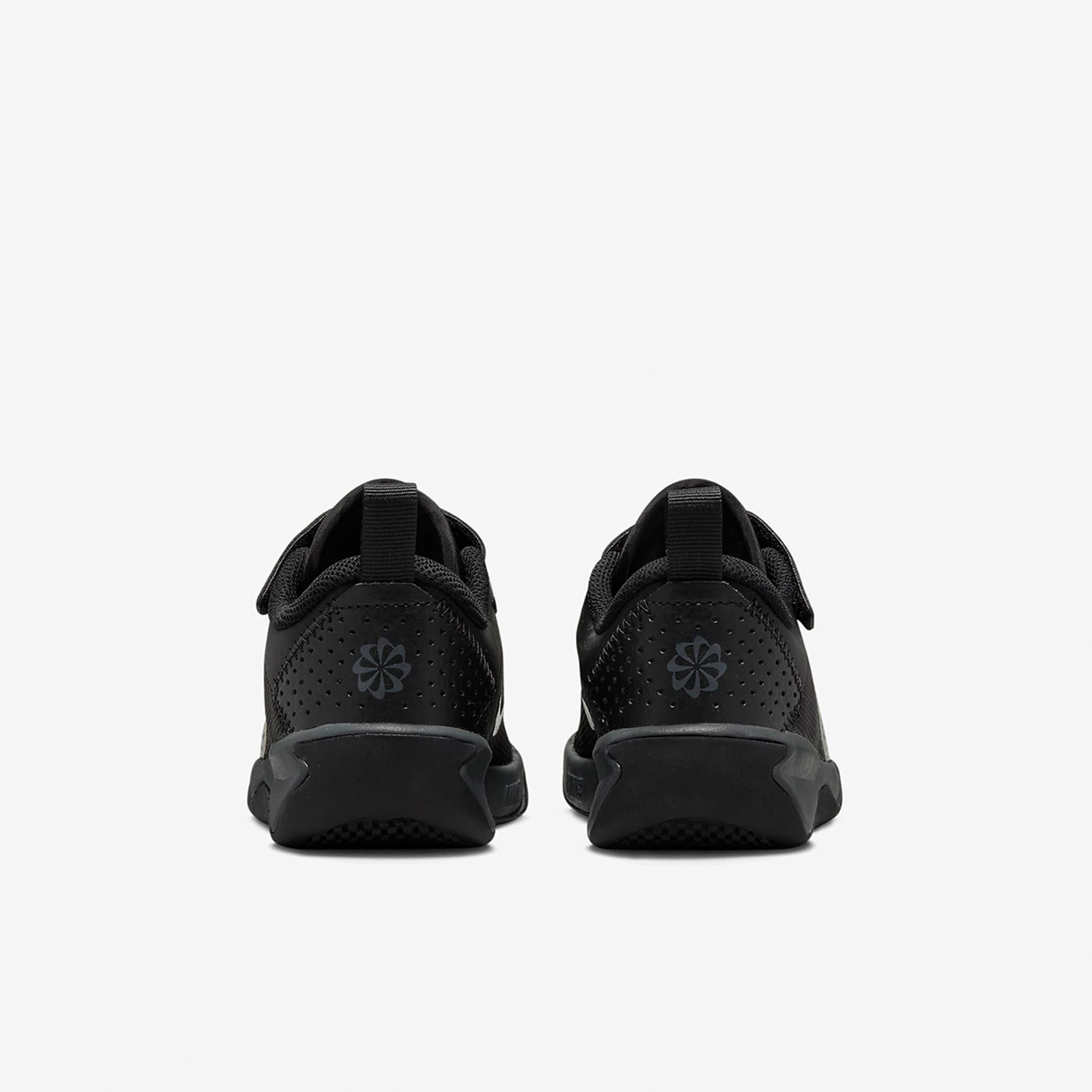 Nike Omni Multi-Court Kids Comprehensive Sports Shoes DM9026-001