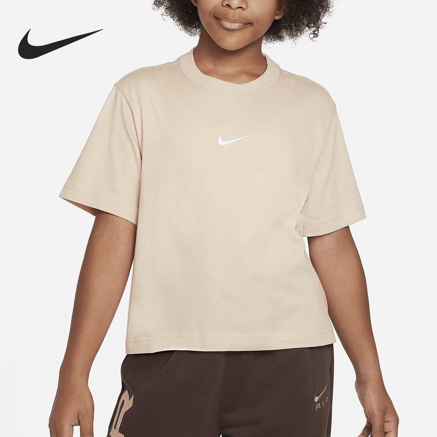 Nike Sportswear loose fit short sleeved T-shirt for boys and girls DH5750-126