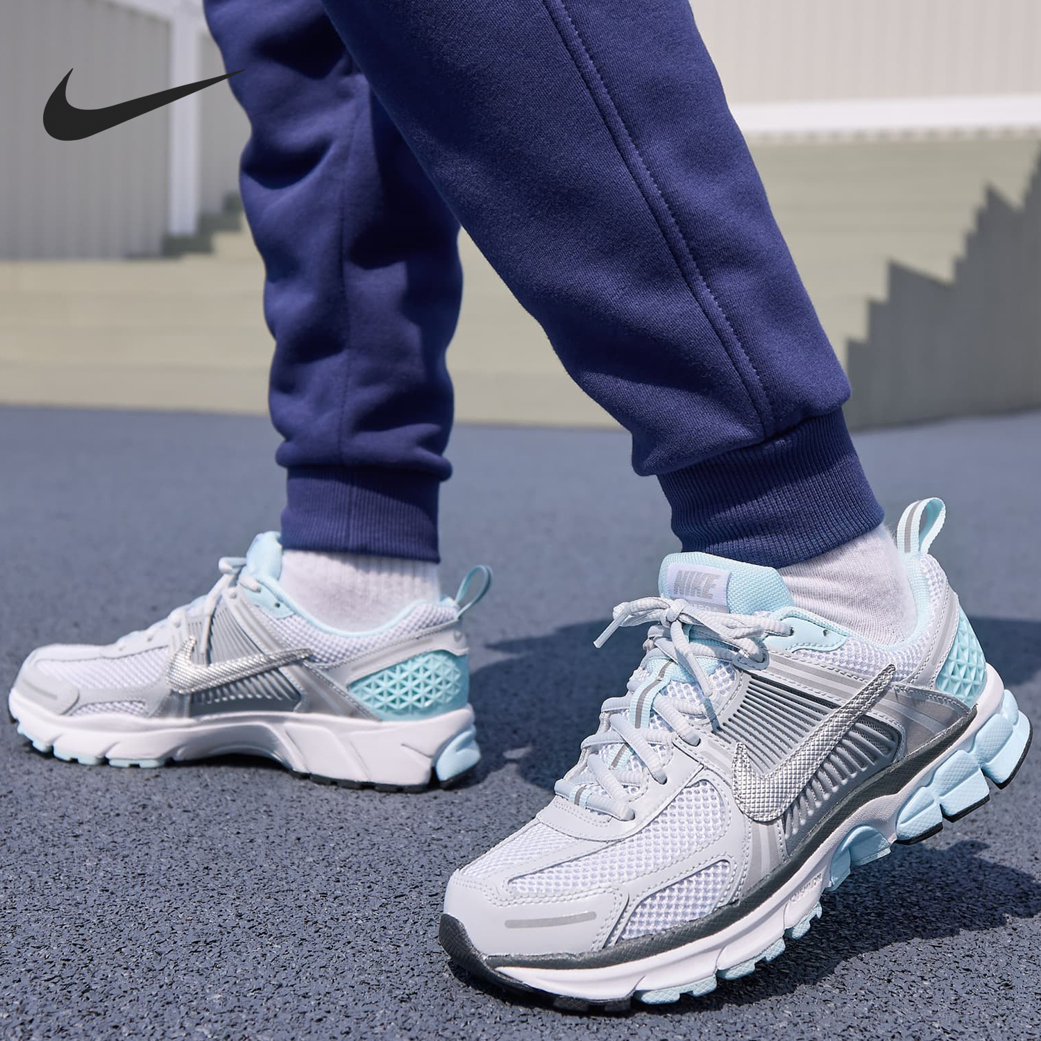 Nike Vomero 5GS Girls' Big Kids Cushioned Fashion Running Shoes HQ3255-043