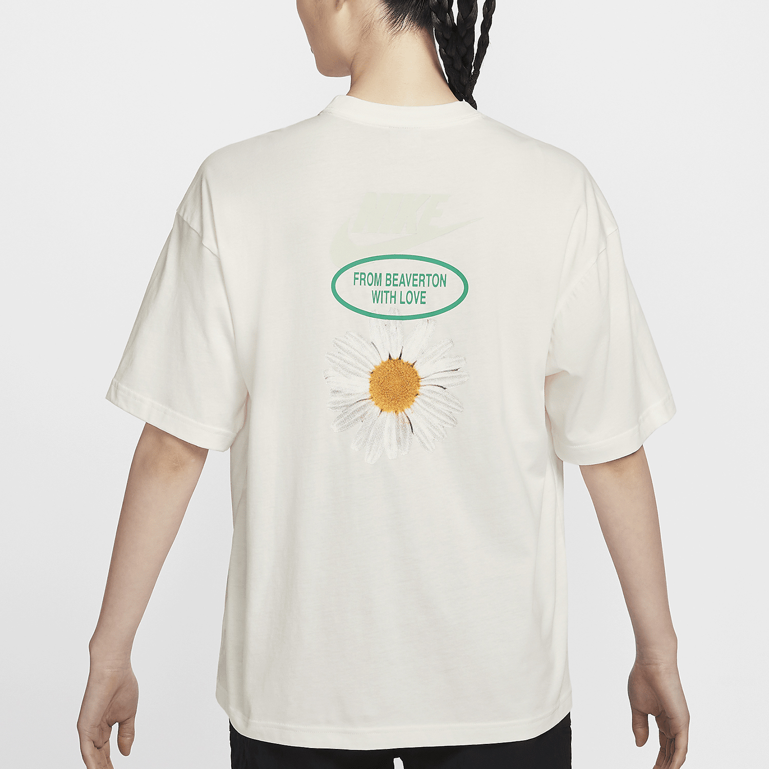 Nike Sportswear Women's Simple Embroidered Logo Short Sleeve T-Shirt HJ9427-133
