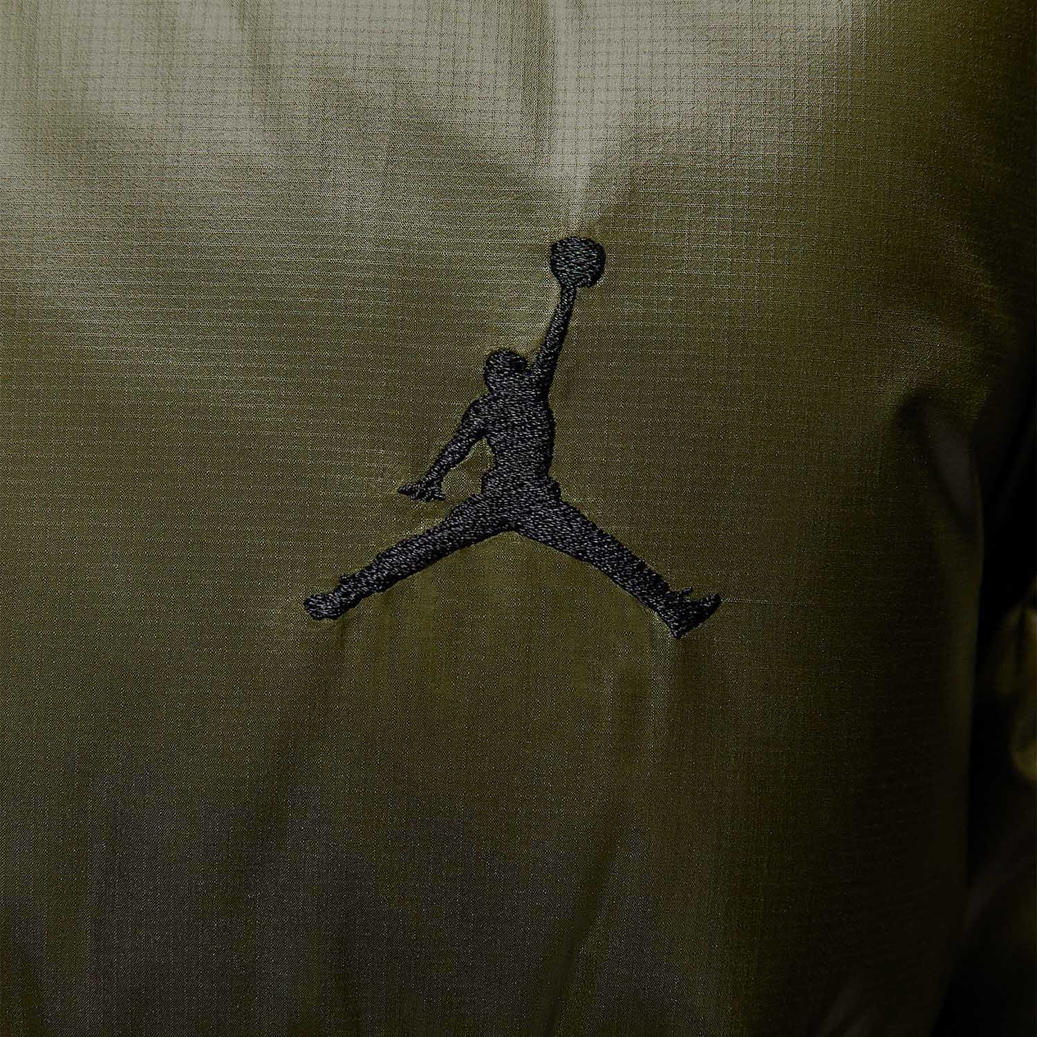 Nike JORDAN Men's Glossy Insulated Stand-up Collar Warm-up Jacket FV7272-222