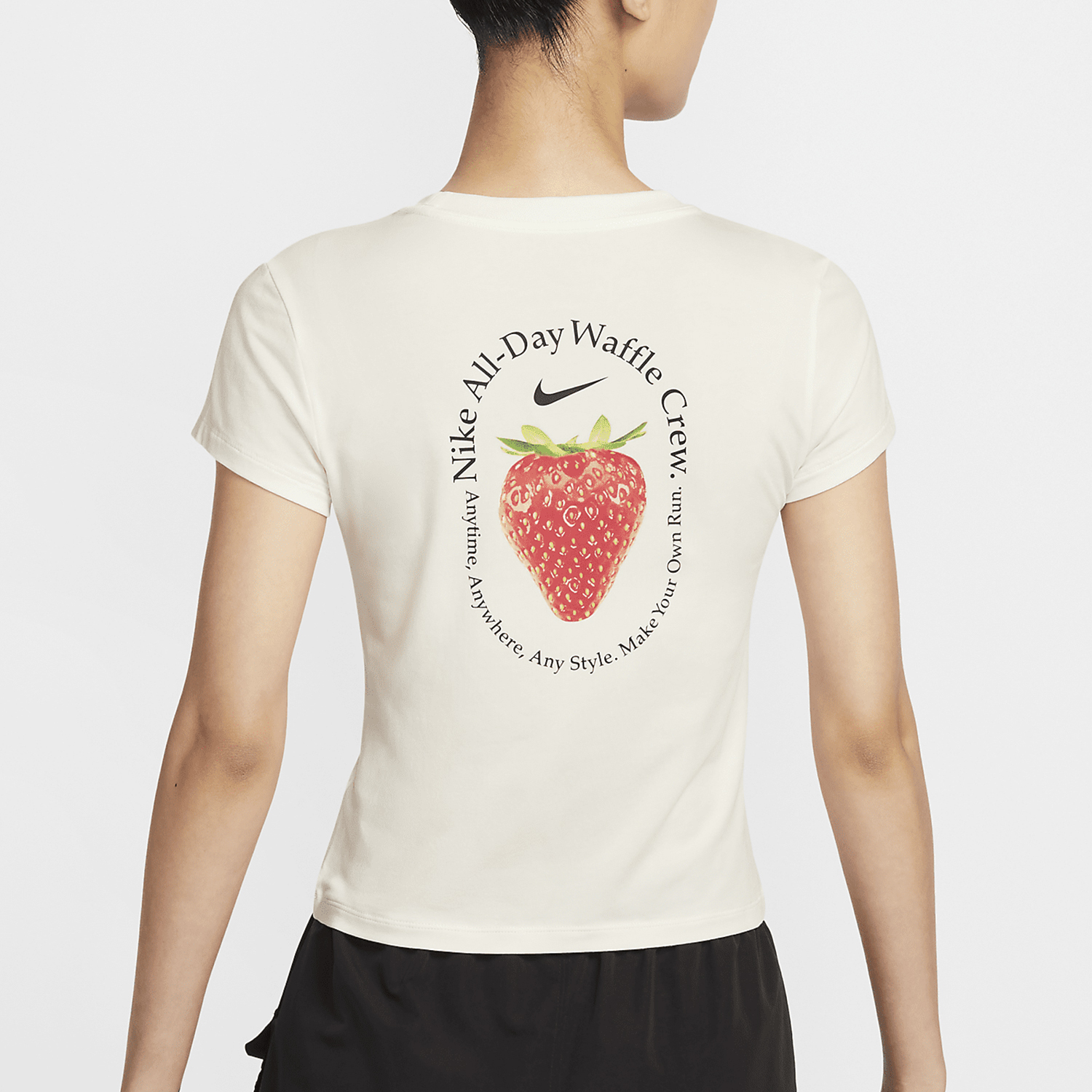 Nike Sportswear Women's Slim Fit Sport Short Sleeve T-Shirt HQ1196-133