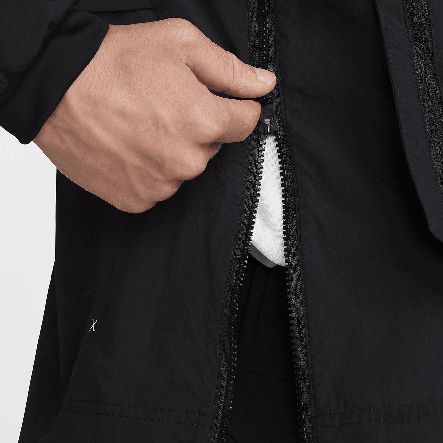 Nike A.P.S. Repel Men's Waterproof Lightweight Sunscreen Jacket FN3873-010