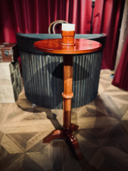 古风圆面柱式漂浮桌（附反重力可倾斜的大烛台）