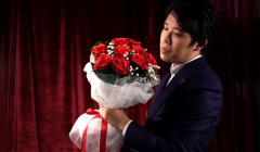 李泽邦手捧花自开(The Bouquet)
