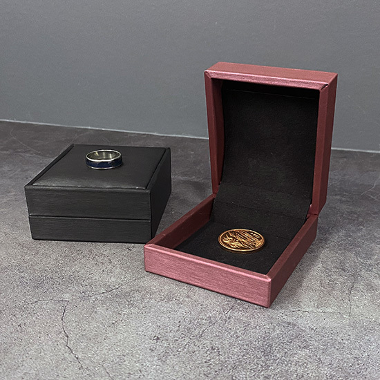 神秘礼盒(Mysterious Gift Box)(红/黑)