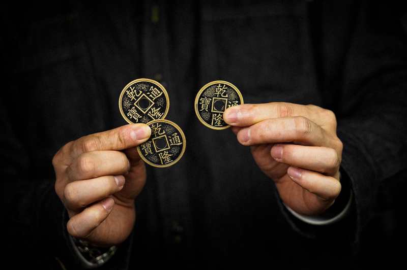 疯狂移洞 Crazy Chinese Coins by Artisan Coin & Jimmy Fan