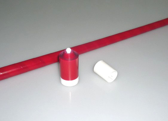 红色塑胶缩棒
