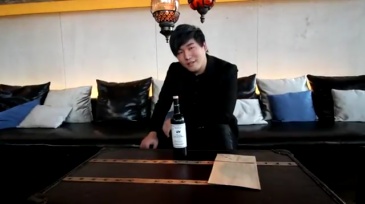 消失红酒瓶  Vanishing Wine Bottle by J.C Magic