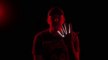 猎鹰磁戒 Falcon Ring by Josh Burch