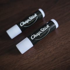 润唇膏穿钞票 Smooth by Nicholas Lawrence