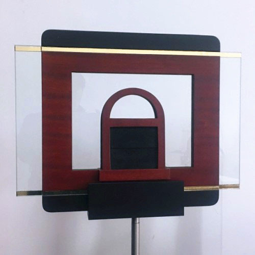 手穿玻璃+三角架(Hand Through Glass)