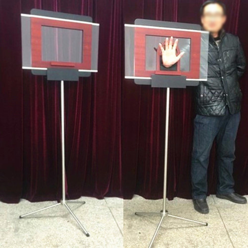 手穿玻璃+三角架(Hand Through Glass)