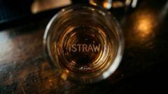 眼睛喝饮料 iStraw by Ryan Stock