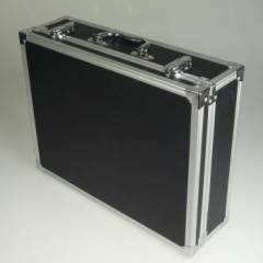 Cyril的手提箱出篮球 ​Executive Production Carrying Case