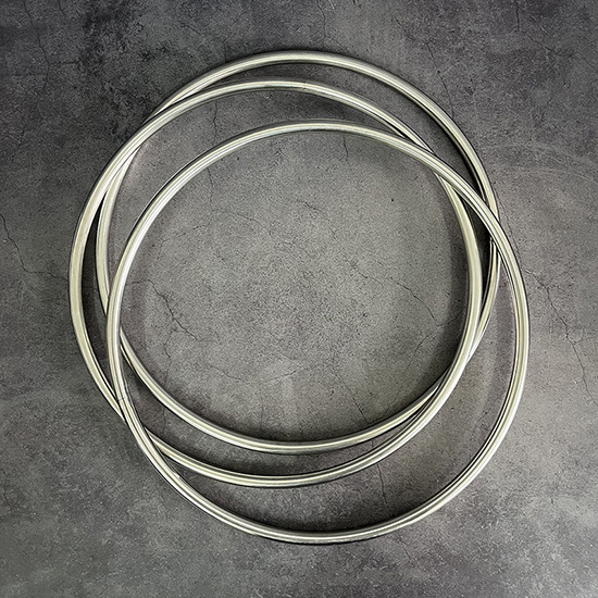 敲击式三连环(30cm,可检查版本)   12 Inch Examinable Linking Rings by Oliver Magic (3 Rings Set)