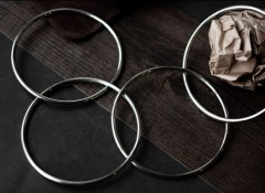 特等银色四连环(4.5英寸,黑绒布袋) Deluxe 4.5" Linking Rings (Set of 4, Chrome) by J.C Magic