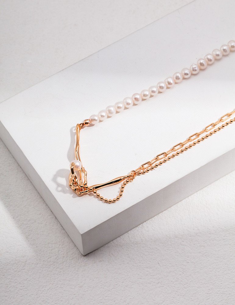 Ladies' necklace made of 925 sterling silver and natural pearls