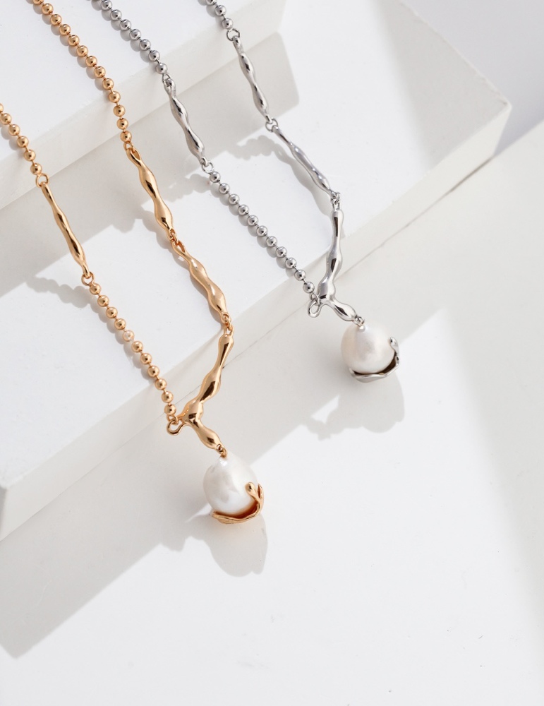 Ladies' necklace made of 925 sterling silver and natural pearls