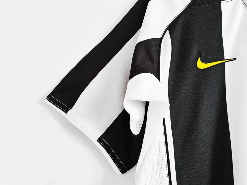 2004-05   Juventus Retro Jersey Home