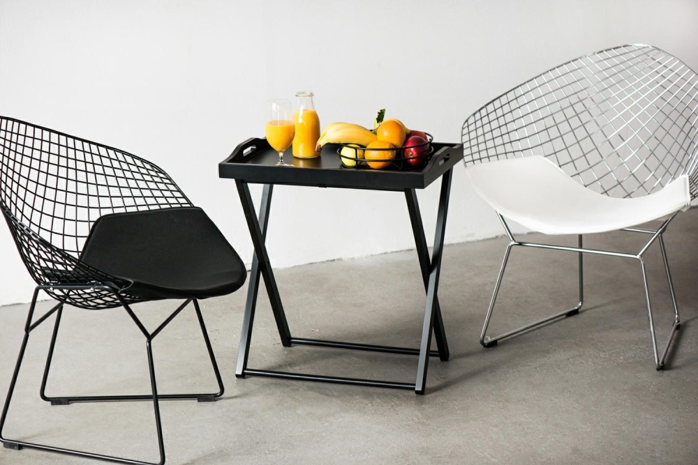 Iron chair with seat pad