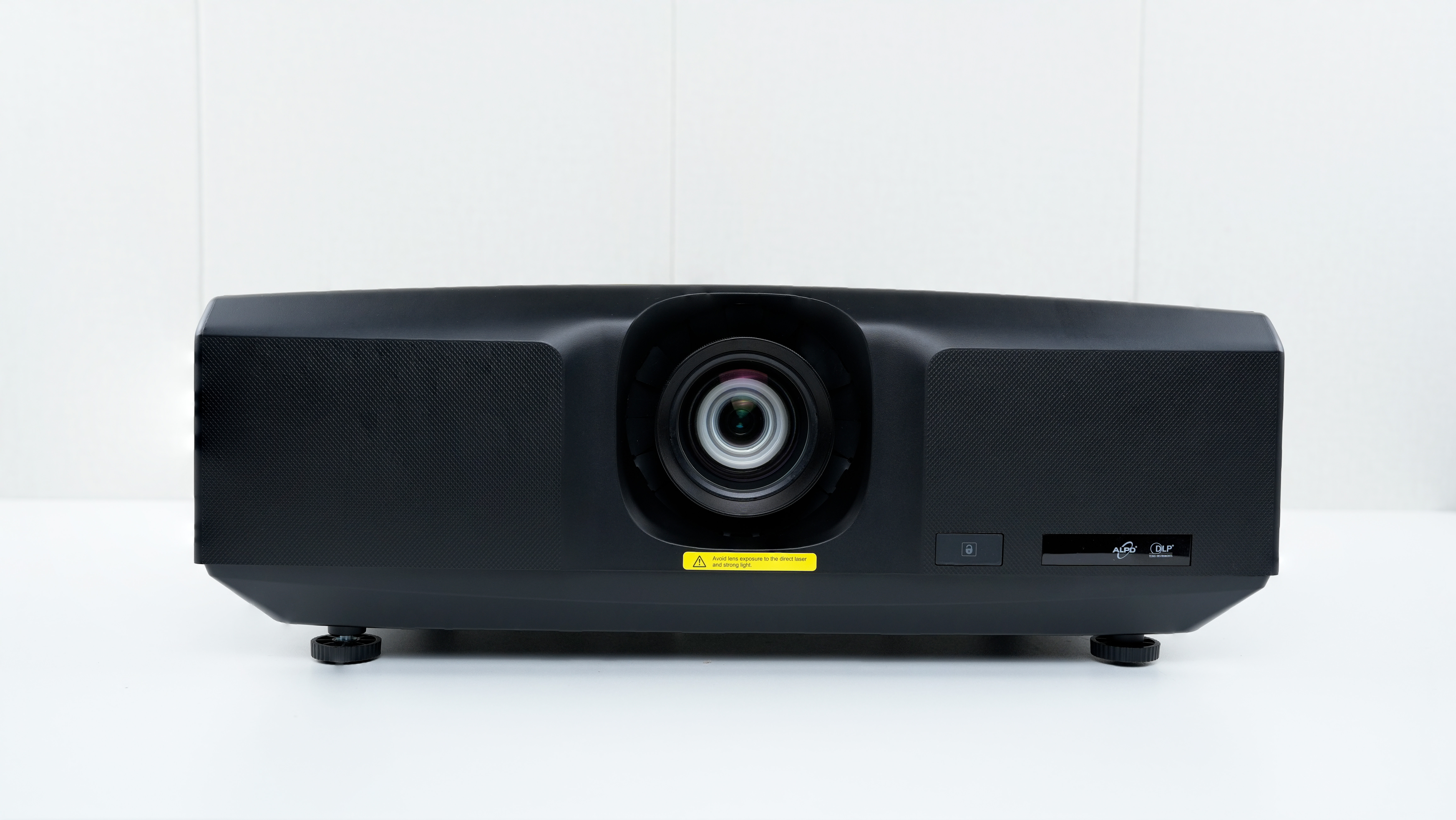 Appotronics AL-DU735A the All/New D Series Laser Installation Projector
