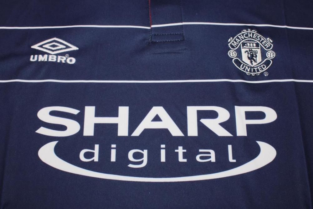 Manchester United 1999/00 Away