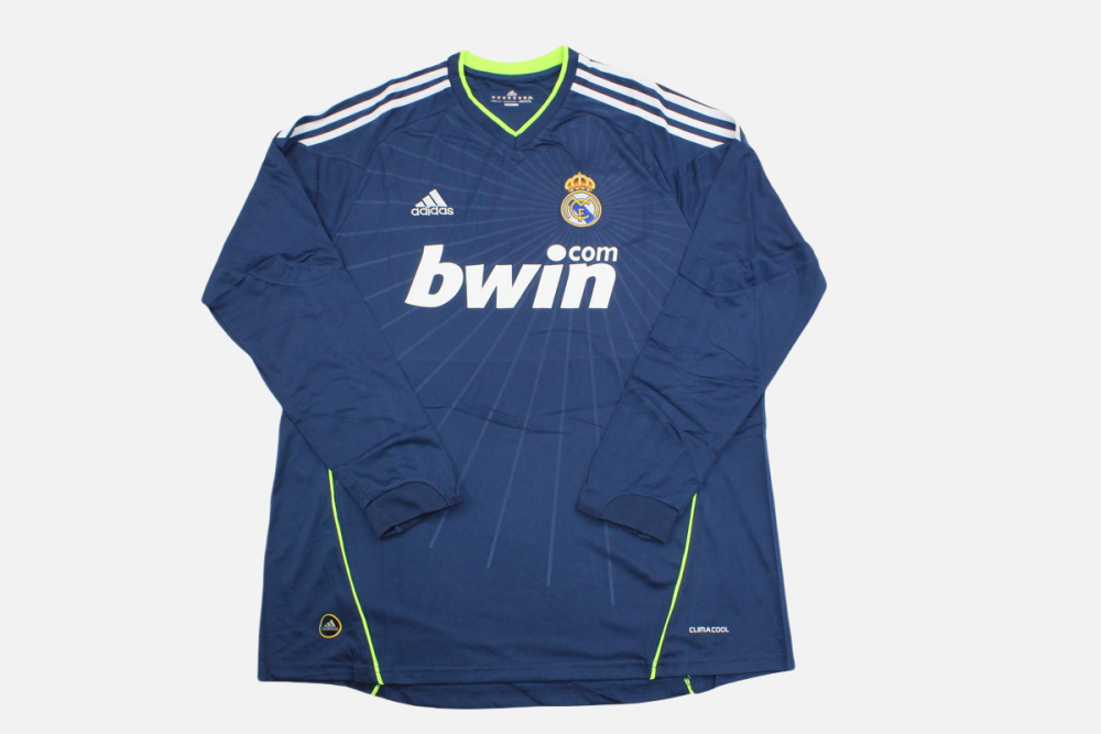Real Madrid 2010/11 Away