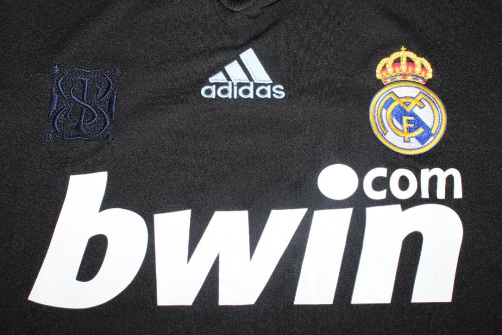 Real Madrid 2009/10 Away