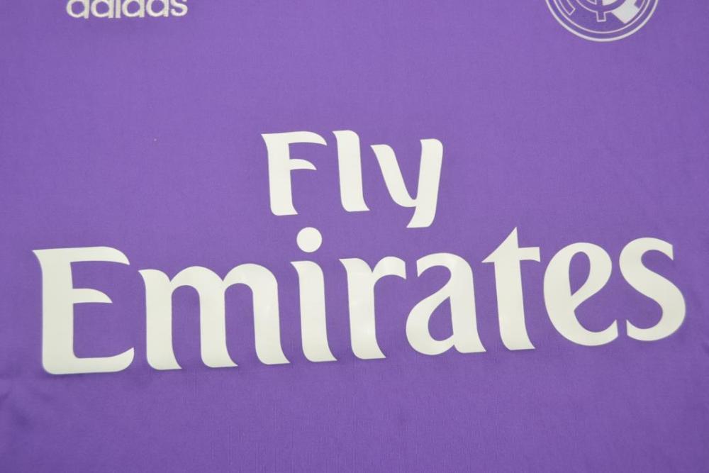 Real Madrid 2016/17 Away