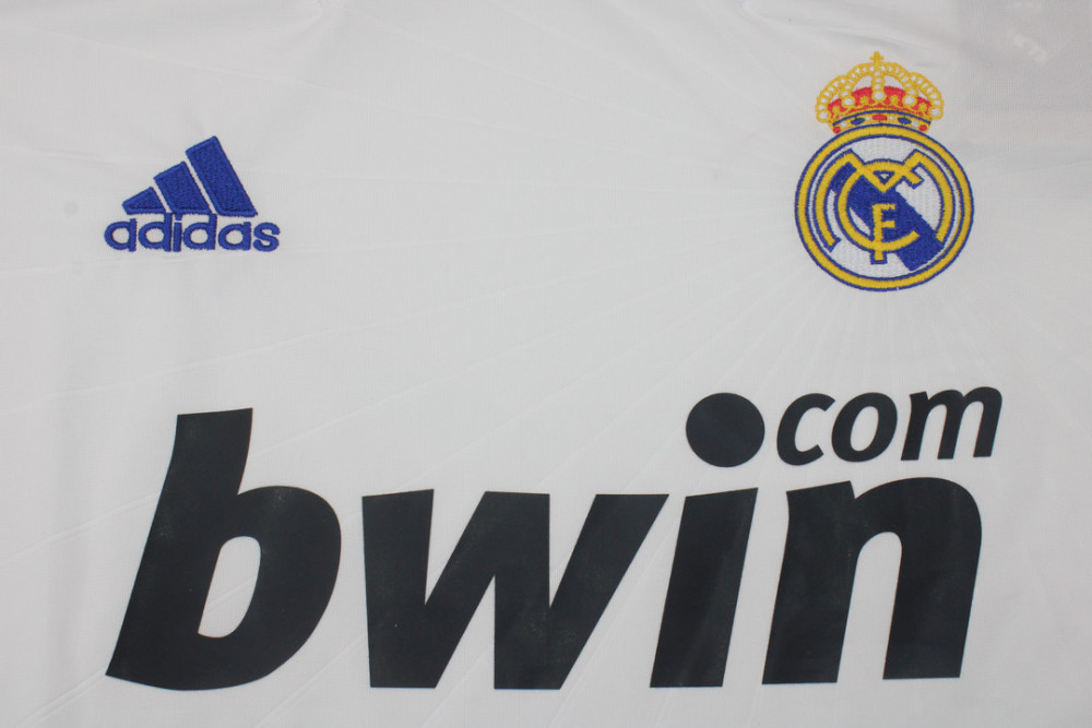 Real Madrid 2010/11 Home