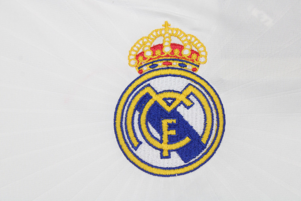 Real Madrid 2010/11 Home