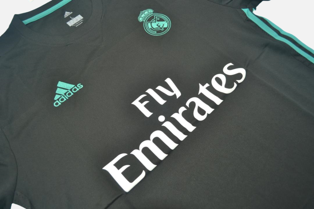 Real Madrid 2017/18 Away