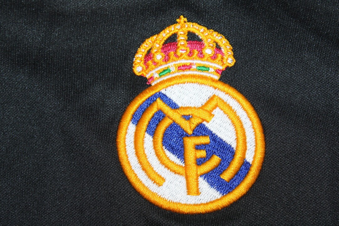 Real Madrid 2002/03 Away