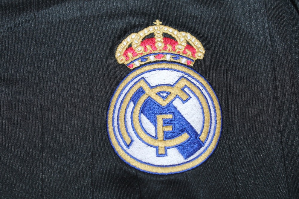 Real Madrid 2006/7 Away