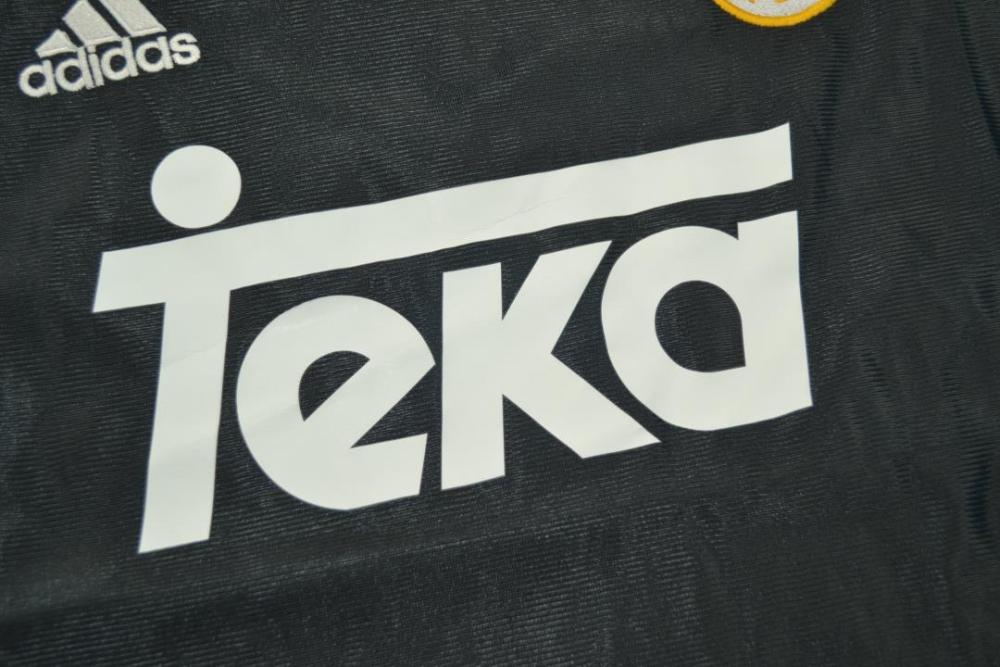 Real Madrid 1999/00 Away