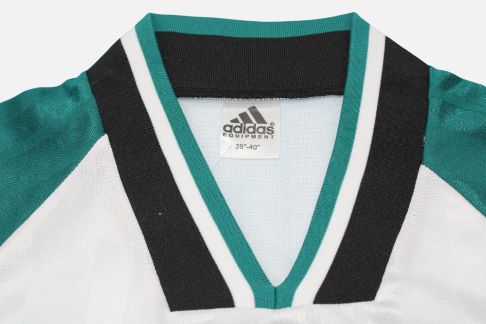 Liverpool 1993/95 Away