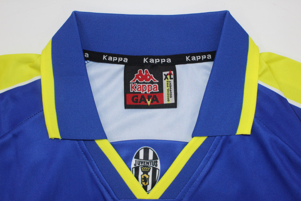 Juventus 1996/97 Away
