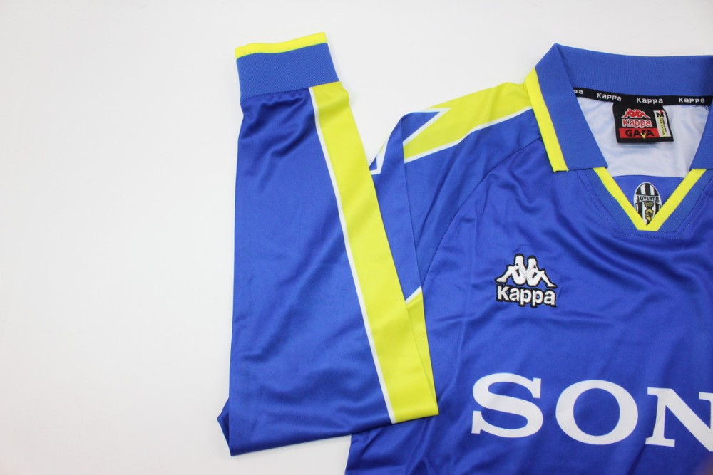 Juventus 1996/97 Away