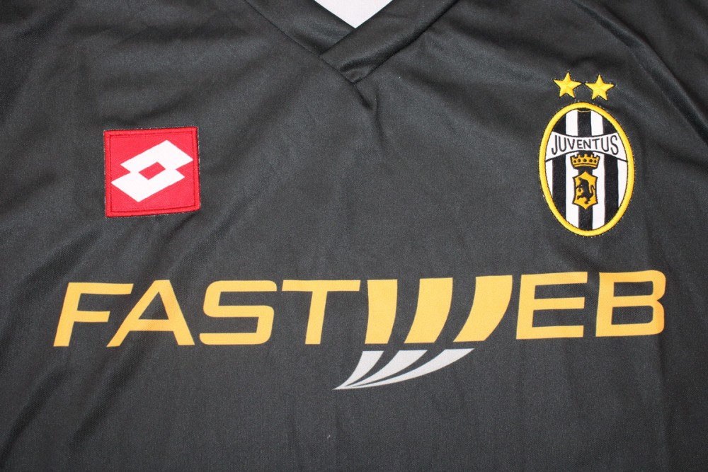 Juventus 2001/02 Away