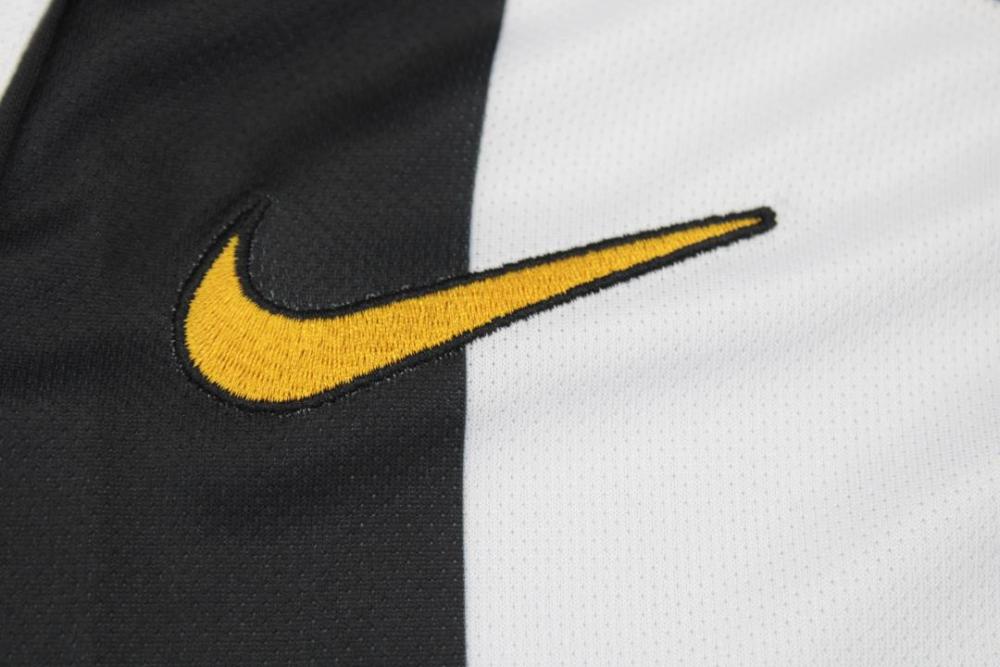 Juventus 2004/05 Home