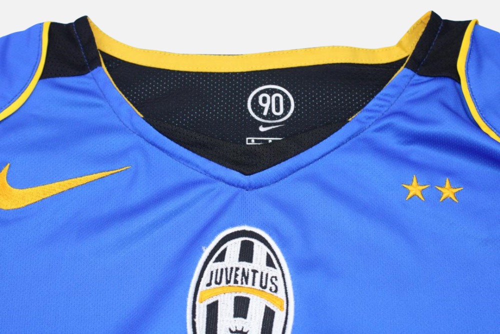 Juventus 2004/05 Away
