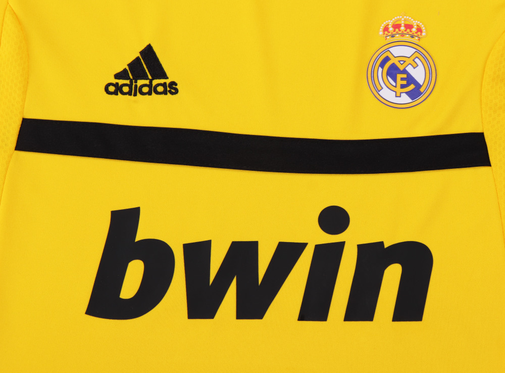 Real Madrid 2011/12 Yellow Goalkeeper Kids