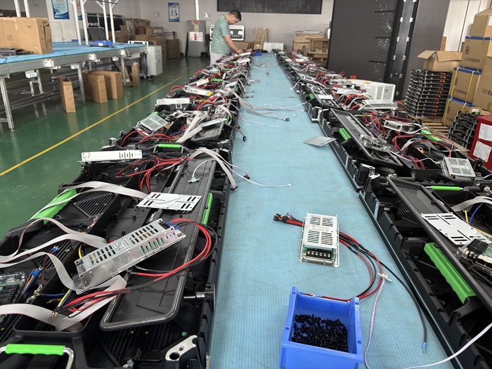 P3.91 Outdoor LED Rental Screen Assembled in the Factory Workshop