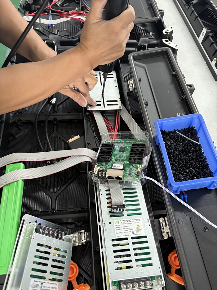 P3.91 Outdoor LED Rental Screen Assembled in the Factory Workshop